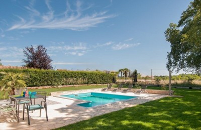 Samostojeća vila sa četiri spavaće sobe, na mirnoj poziciji okružena zelenilom