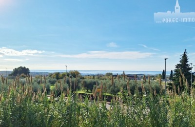 Apartment with unobstructed sea views, on the second floor of a modern building with an elevator.