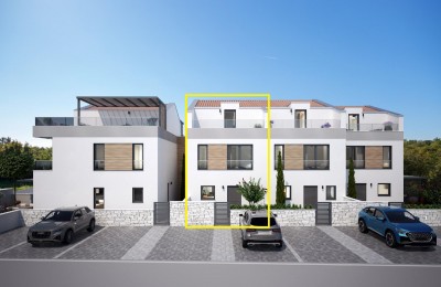 Apartment with three bedrooms in a modern new building, only 2 km from the city center - under construction