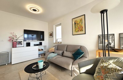 Möblierte Neubauwohnung mit zwei Schlafzimmern.