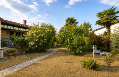 Poreč, 500 m od mora, dvojna kuća sa dvije spavaće sobe, mirna lokacija