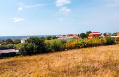 Građevinsko zemljište pravilnog oblika, idealno za gradnju vile sa bazenom