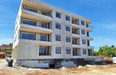 POREČ, STAN U NOVOGRADNJI BLIZU CENTRA. KUPAC NE PLAĆA POREZ ! H2
