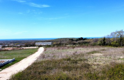 Zemljište sa građevinskom dozvolom i plaćenim komunalnim doprinosima, pogled more