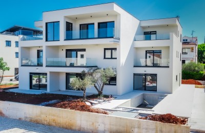Terraced house with three bedrooms and a beautiful view of the sea - under construction